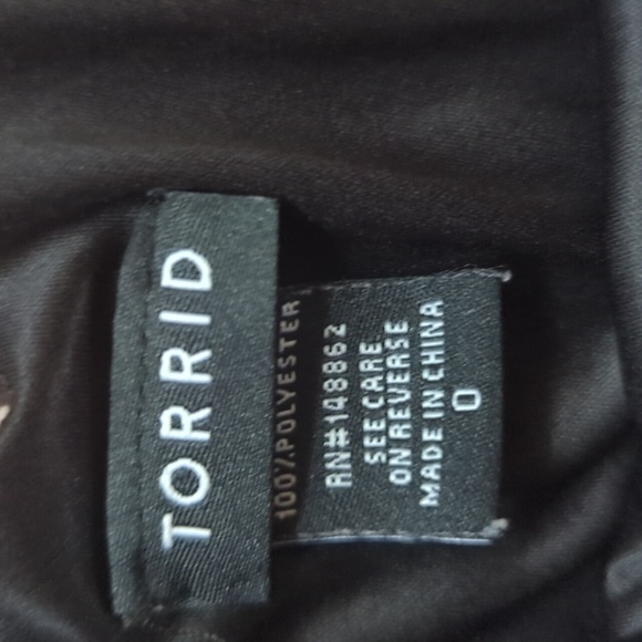 Torrid. Floral Print Crossback Banded Bottom Top. Size 0. - Picture 6 of 9